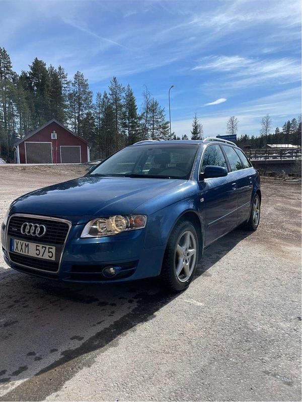 Blå Begagnad 2006 Audi A4 Comfort Kombi | 35 000 kr (Marknadspris) - Bild 1/4