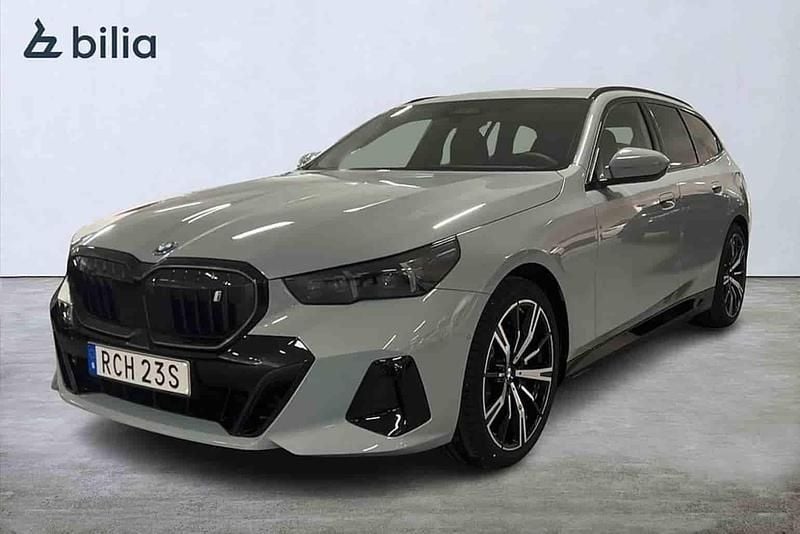 Begagnad BMW i5 250 kW (340 HK) 2026 Grå Kombi