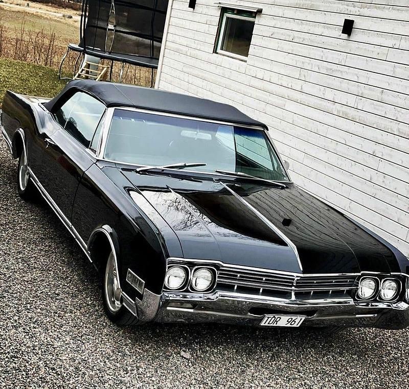 Begagnad Oldsmobile Delta 88 314 HK (230 kW) 1966 Cab