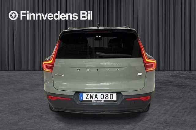 Begagnad Volvo XC40 Plus 175 kW (238 HK) 2022 Grön SUV
