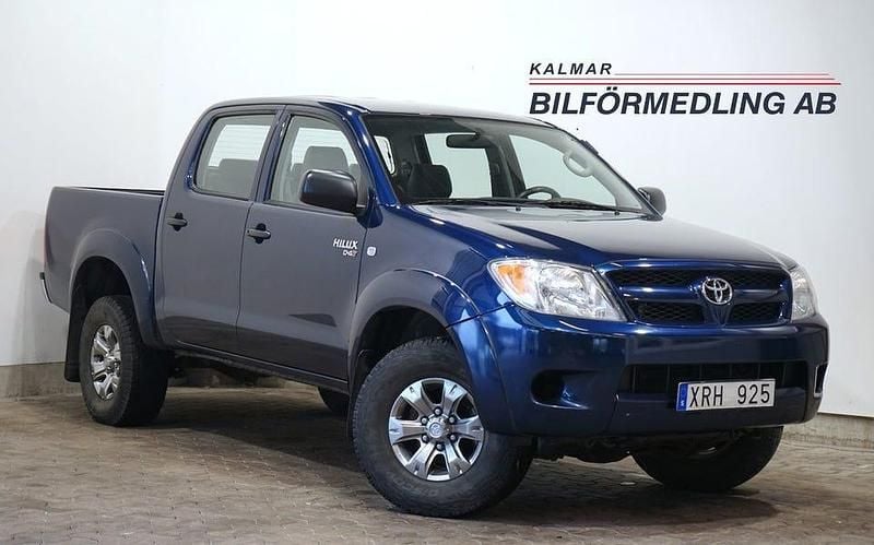 Blå Begagnad 2006 Toyota HiLux Pickup | 139 900 kr (Lite dyr) - Bild 1/4