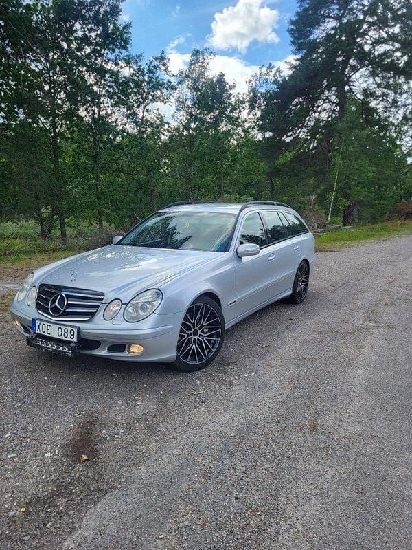 Silver Begagnad 2006 Mercedes E200 Classic Kombi | 35 000 kr (Bra pris) - Bild 1/4