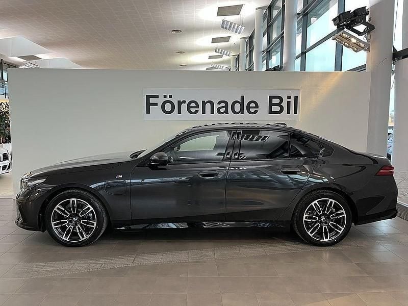 Ny BMW 530e M Sport 190 HK (139 kW) 2025 Grå Sedan
