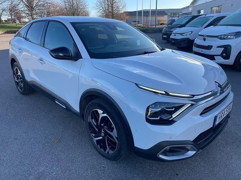 Vit Begagnad 2024 Citroën C4 PureTech Halvkombi | 239 900 kr (Dyr) - Bild 1/4