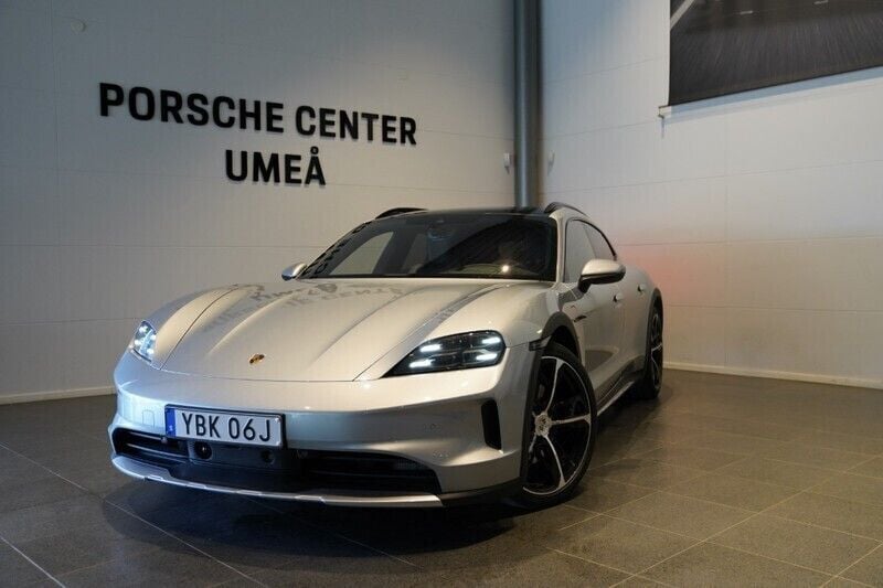 Silver Begagnad 2024 Porsche Taycan Cross Turismo Sedan | 1 269 000 kr - Bild 1/4