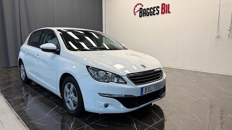 Vit Begagnad 2014 Peugeot 308 Halvkombi | 67 900 kr (Bra pris) - Bild 1/4