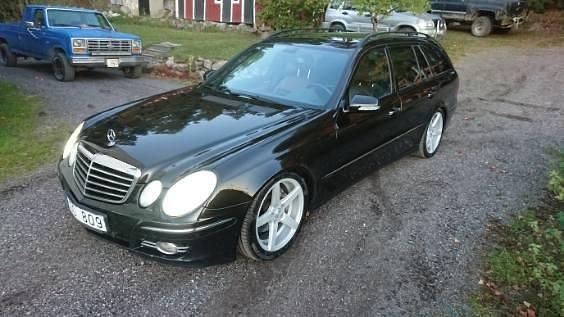 Svart Begagnad 2007 Mercedes E320 Avantgarde Kombi | 62 000 kr (Lite dyr) - Bild 1/4