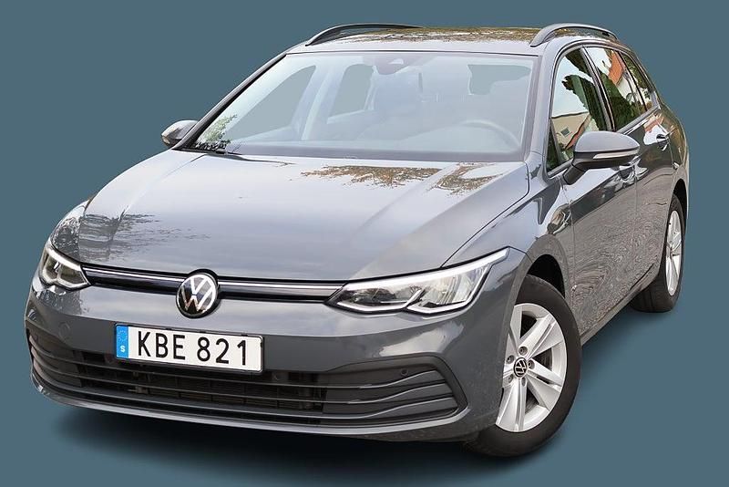Mörkgrå Begagnad 2022 VW Golf VIII Kombi | 232 000 kr (Lite dyr) - Bild 1/4