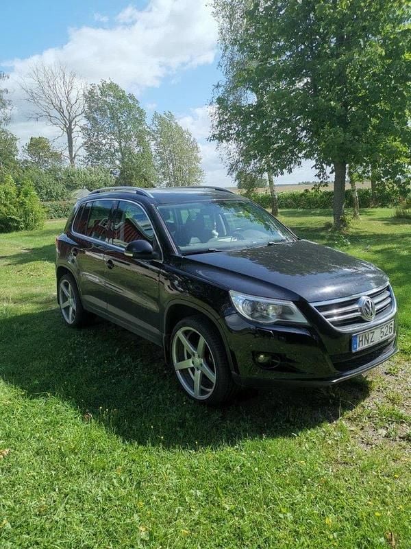 Svart Begagnad 2009 VW Tiguan Sportline SUV | 59 900 kr (Marknadspris) - Bild 1/4
