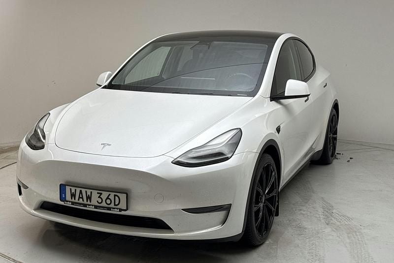 Vit Begagnad 2023 Tesla Model Y Performance SUV | 380 000 kr (Superpris) - Bild 1/4