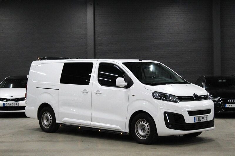 Vit Begagnad 2020 Citroën Jumpy Minibuss | 309 900 kr - Bild 1/4