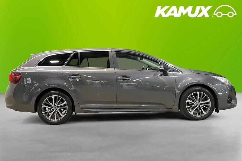 Begagnad Toyota Avensis Edition 152 HK (111 kW) 2017 Silver/grå Kombi