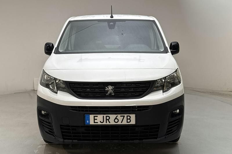 Begagnad Peugeot Partner 130 HK (95 kW) 2021 Vit Minibuss