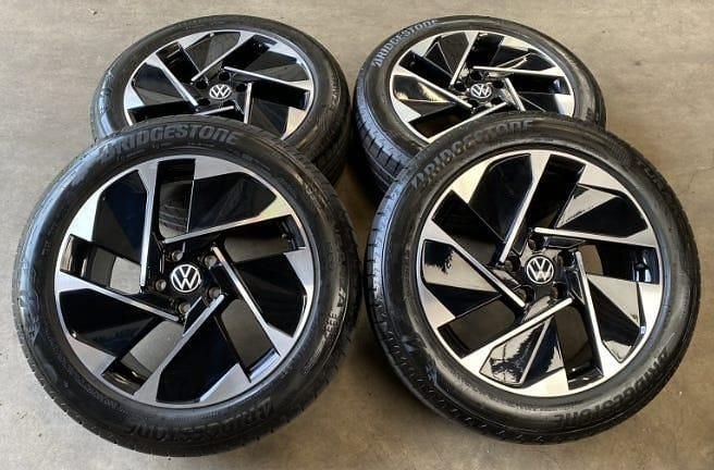 Begagnad VW ID.3 Pro Performance 150 kW (204 HK) 2021 Halvkombi