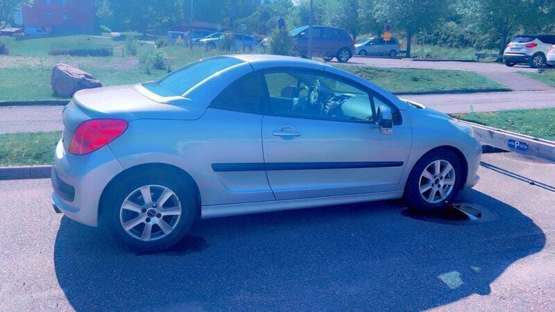 Grå Begagnad 2007 Peugeot 207 CC Cab | 50 000 kr (Bra pris) - Bild 1/4