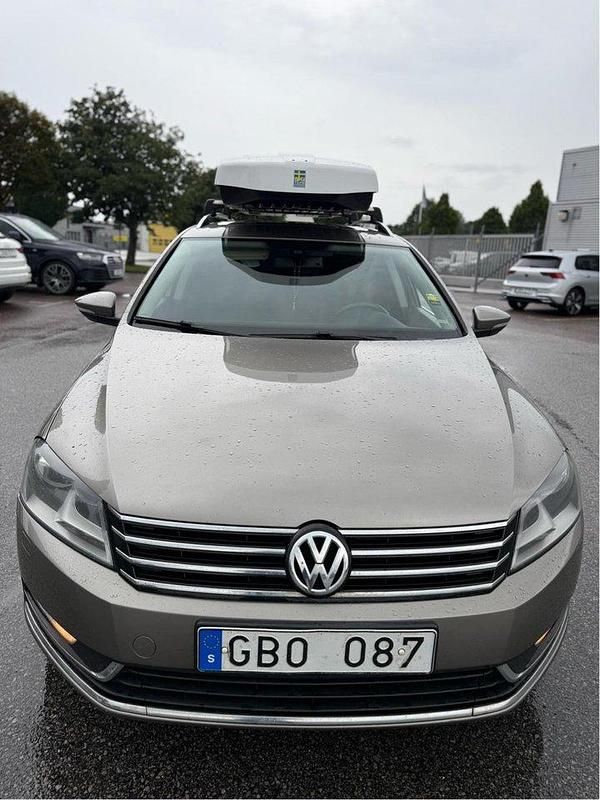 Brun Begagnad 2012 VW Passat Kombi | 80 000 kr (Marknadspris) - Bild 1/4
