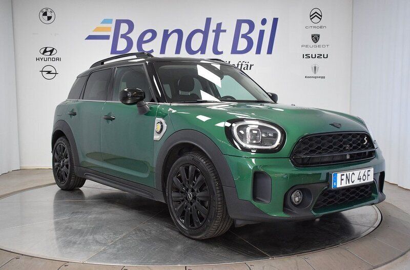 Grön Begagnad 2022 Mini Cooper Countryman SUV | 329 500 kr (Marknadspris) - Bild 1/3