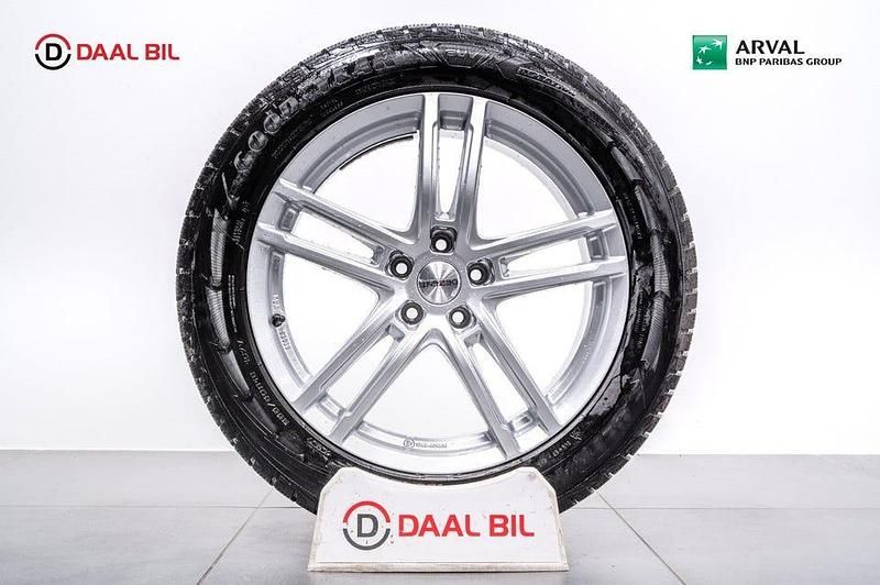 Begagnad VW ID.4 Pro Performance 150 kW (204 HK) 2021 Grå SUV