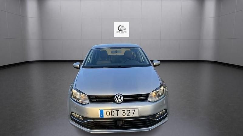 Silver Begagnad 2016 VW Polo Halvkombi | 84 800 kr (Lite dyr) - Bild 1/4
