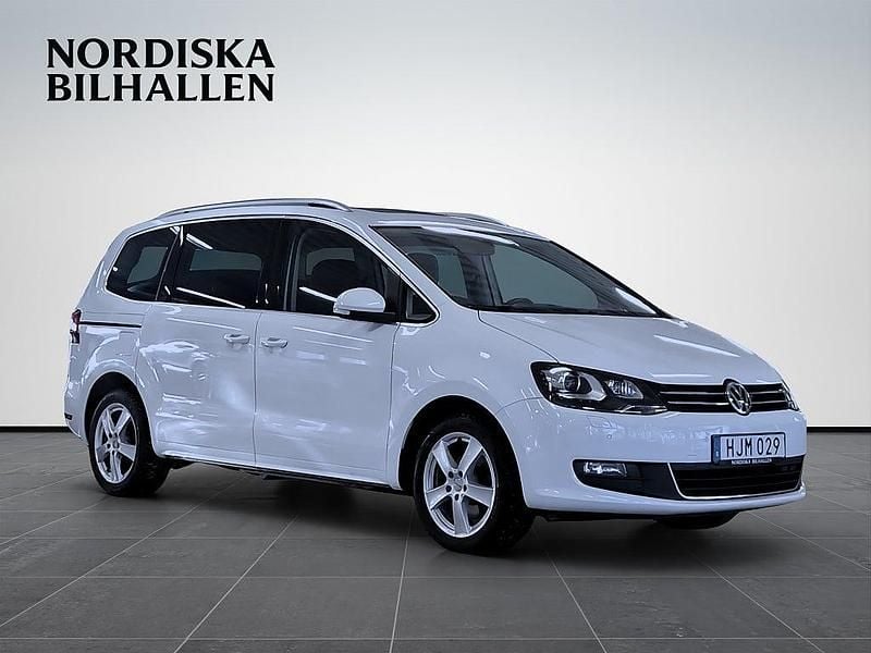 Begagnad VW Sharan 150 HK (110 kW) 2018 Vit Minibuss