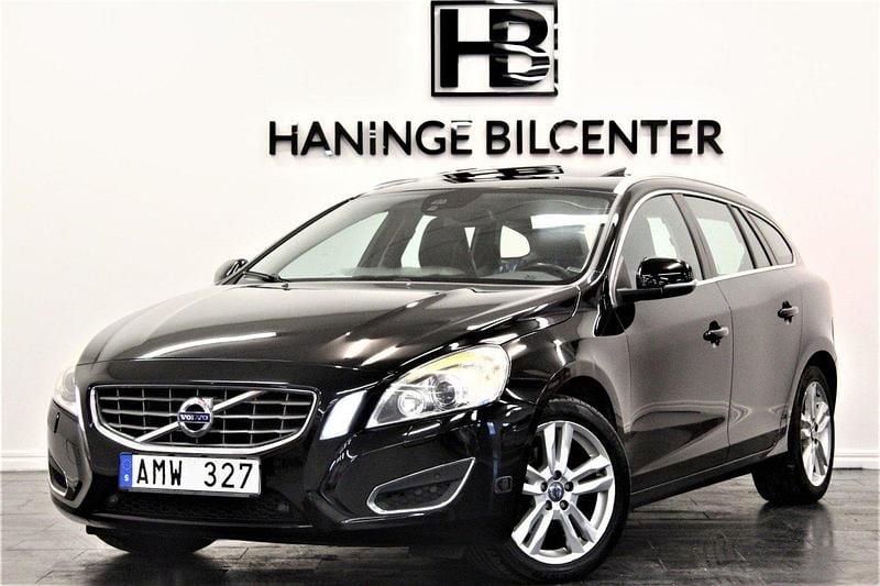 Svart Begagnad 2013 Volvo V60 Summum Kombi | 119 900 kr (Marknadspris) - Bild 1/4