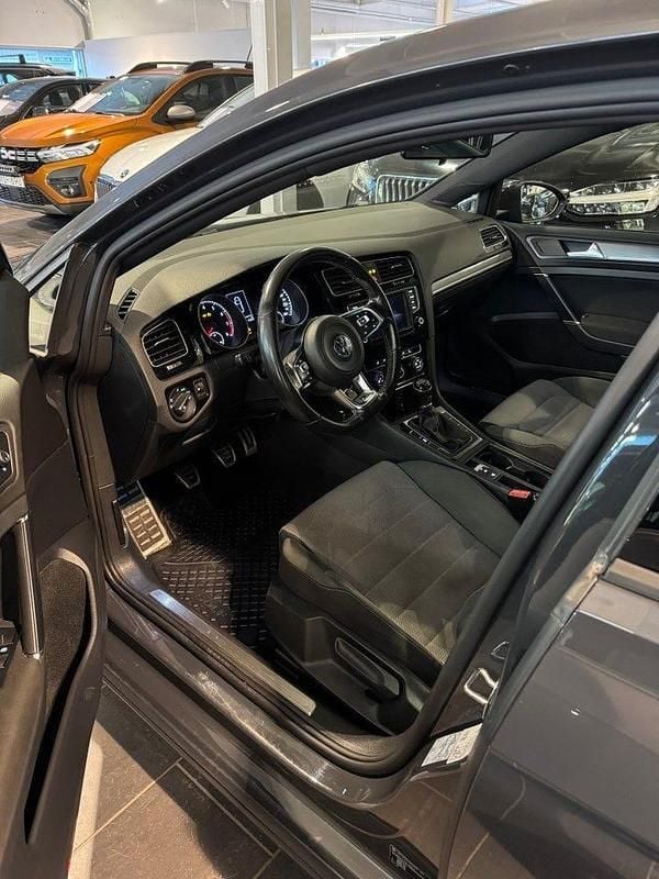 Begagnad VW Golf VII GT 150 HK (110 kW) 2017 Mörkgrå (grå) Halvkombi