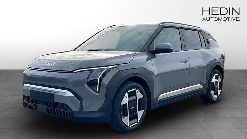 Grå (grey) Ny 2025 Kia EV3 Plus SUV | 489 900 kr (Bra pris) - Bild 1/4