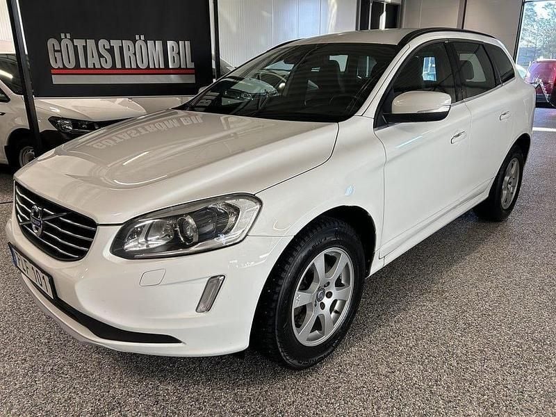Vit Begagnad 2015 Volvo XC60 Momentum SUV | 90 000 kr (Bra pris) - Bild 1/4