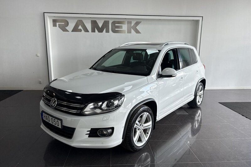 Vit Begagnad 2015 VW Tiguan R-line SUV | 159 000 kr (Marknadspris) - Bild 1/4
