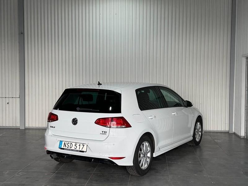 Begagnad VW Golf VII 105 HK (77 kW) 2015 Vit Halvkombi