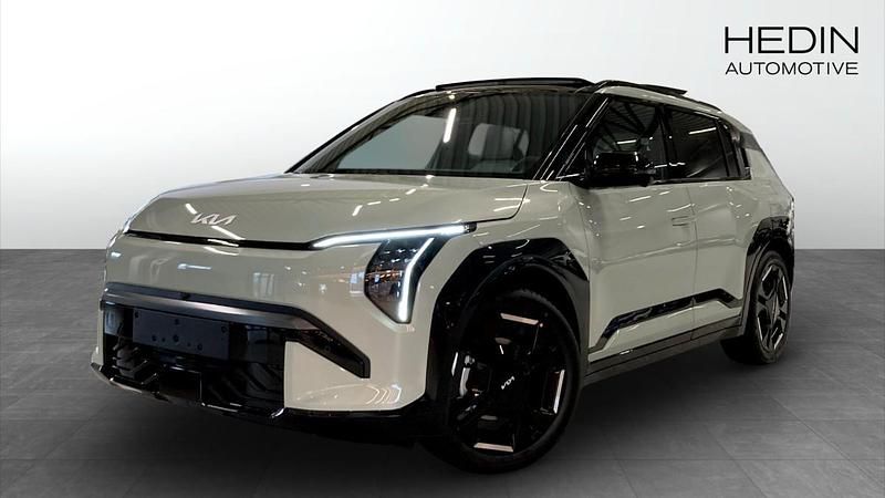 Grön (green) Ny 2025 Kia EV3 GT-Line SUV | 539 900 kr (Marknadspris) - Bild 1/4
