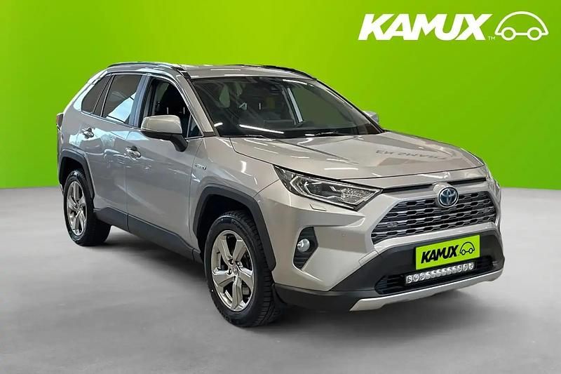 Silver/grå Begagnad 2020 Toyota RAV4 Hybrid Executive SUV | 269 700 kr (Marknadspris) - Bild 1/4