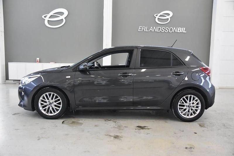 Begagnad Kia Rio 120 HK (88 kW) 2019 Grå Halvkombi