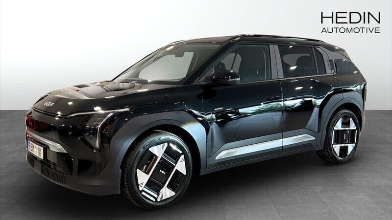 Svart (black) Ny 2024 Kia EV3 Plus SUV | 539 300 kr (Lite dyr) - Bild 1/4