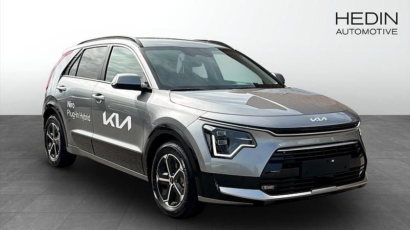 Begagnad Kia Niro Advance 184 HK (135 kW) 2025 Grå (silver) SUV