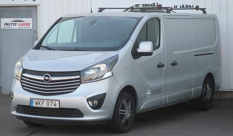 Grå Begagnad 2016 Opel Vivaro Van | 125 000 kr (Marknadspris) - Bild 1/4