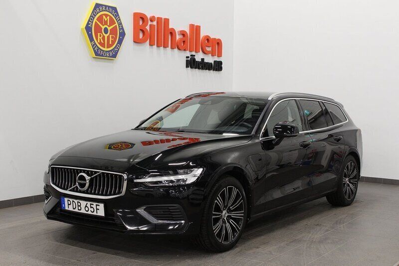 Svart Begagnad 2021 Volvo V60 Inscription Kombi | 299 000 kr (Marknadspris) - Bild 1/4