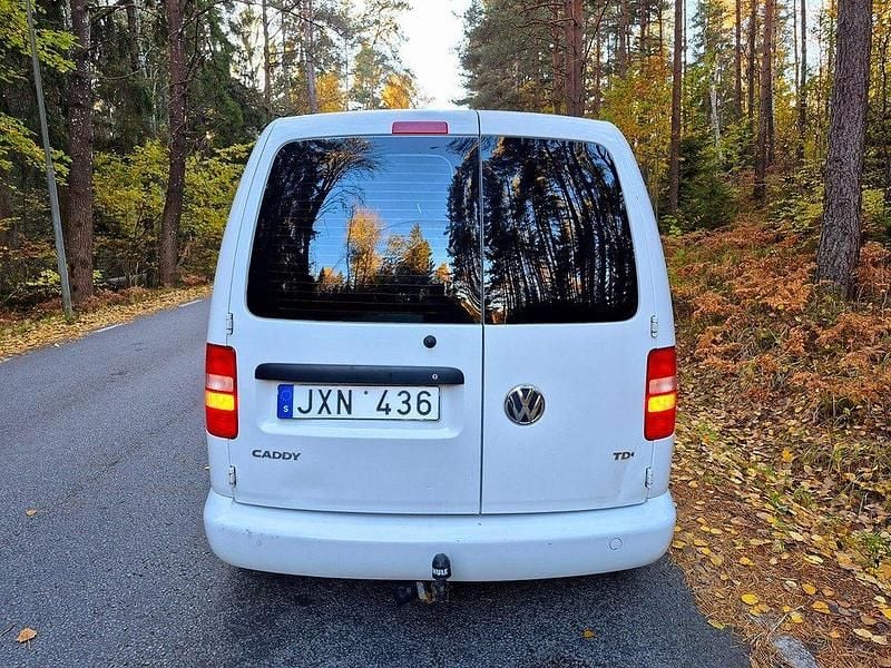 Begagnad VW Caddy 75 HK (55 kW) 2010 Vit Minibuss