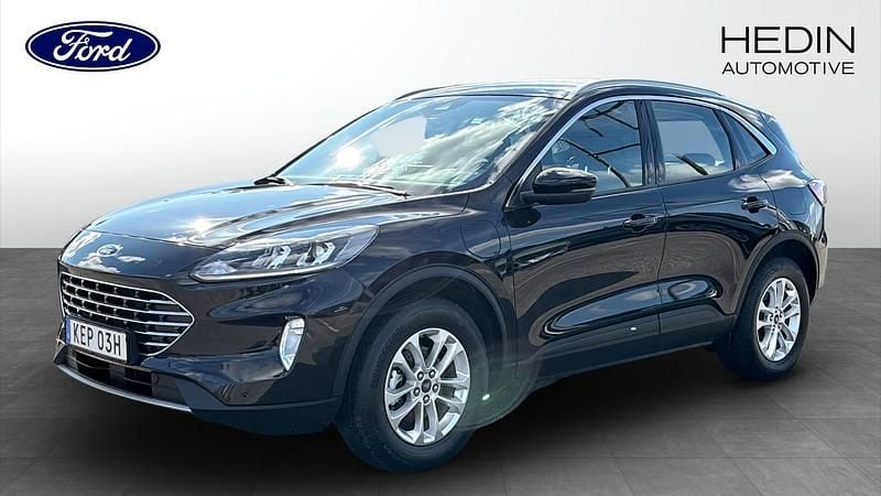 Svart (black) Begagnad 2022 Ford Kuga Titanium SUV | 269 900 kr (Marknadspris) - Bild 1/4