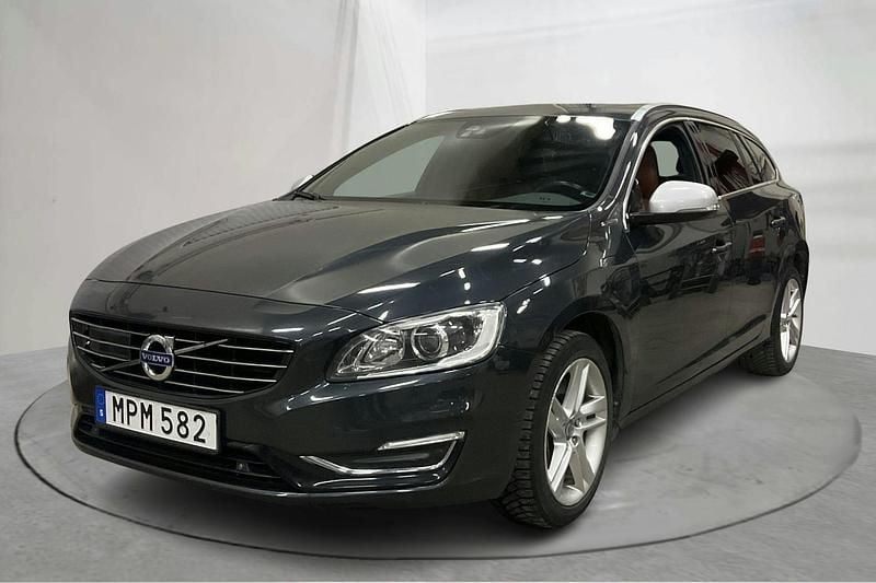 Grå Begagnad 2015 Volvo V60 Summum Kombi | 130 000 kr (Bra pris) - Bild 1/4