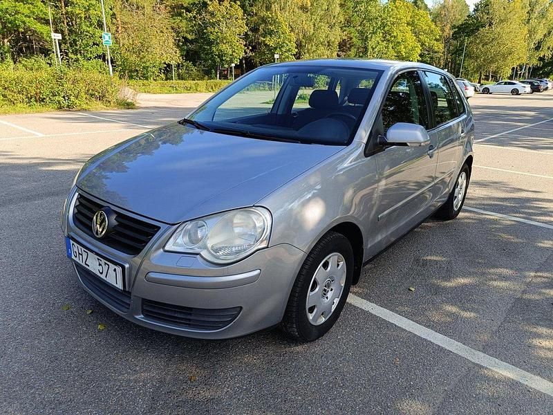 Silver Begagnad 2008 VW Polo Halvkombi | 39 500 kr (Marknadspris) - Bild 1/4