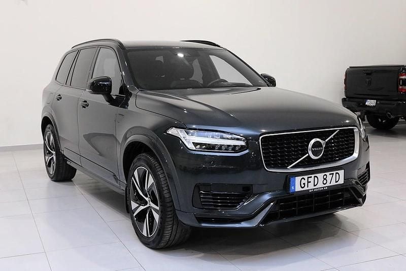 Grå Begagnad 2019 Volvo XC90 R-Design SUV | 339 900 kr (Marknadspris) - Bild 1/4