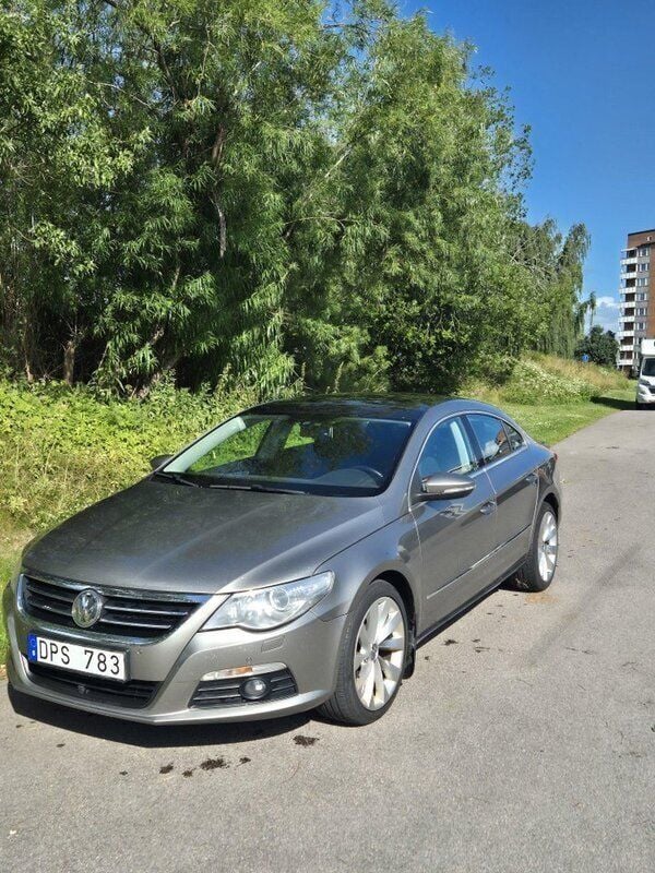 Brun Begagnad 2009 VW CC Sedan | 64 900 kr (Marknadspris) - Bild 1/3