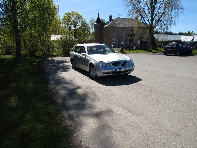 Silver Begagnad 2006 Mercedes E200 Kombi | 64 000 kr (Marknadspris) - Bild 1/4