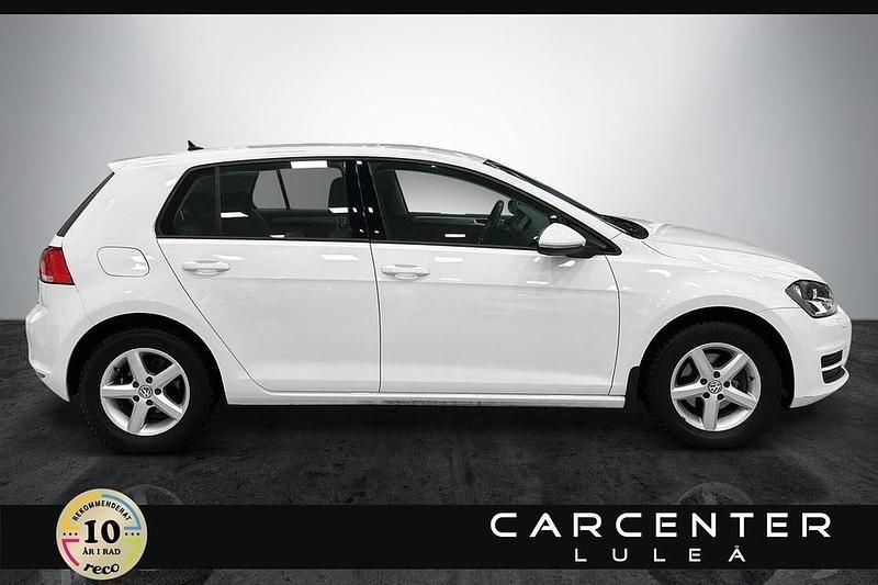 Begagnad VW Golf VII 110 HK (80 kW) 2016 Vit Halvkombi