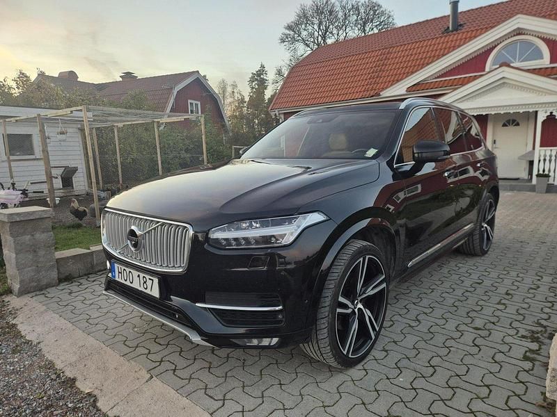 Svart Begagnad 2016 Volvo XC90 Inscription SUV | 229 000 kr (Marknadspris) - Bild 1/4