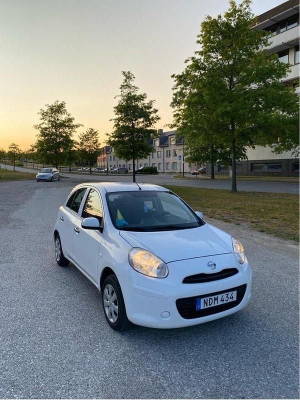 Vit Begagnad 2012 Nissan Micra Halvkombi | 24 000 kr (Bra pris) - Bild 1/4