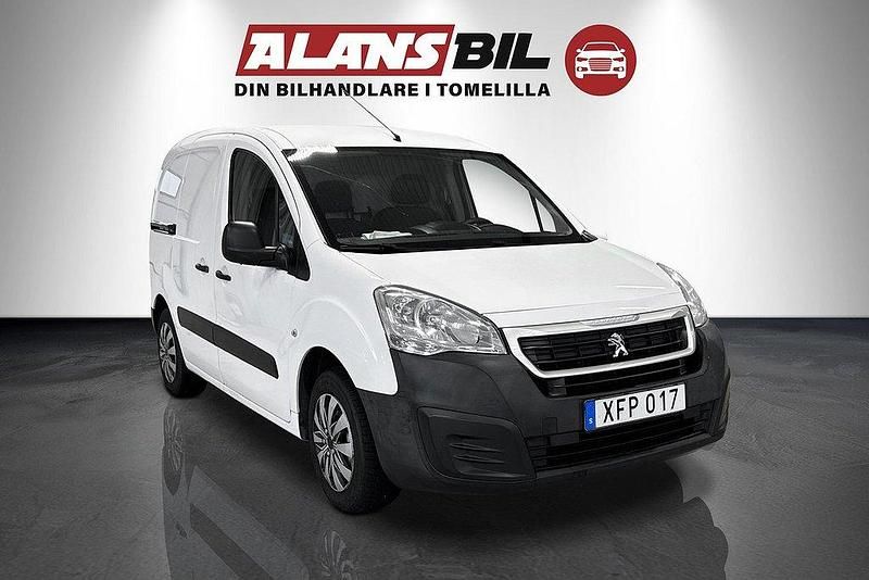 Vit Begagnad 2017 Peugeot Partner Minibuss | 82 000 kr (Marknadspris) - Bild 1/4