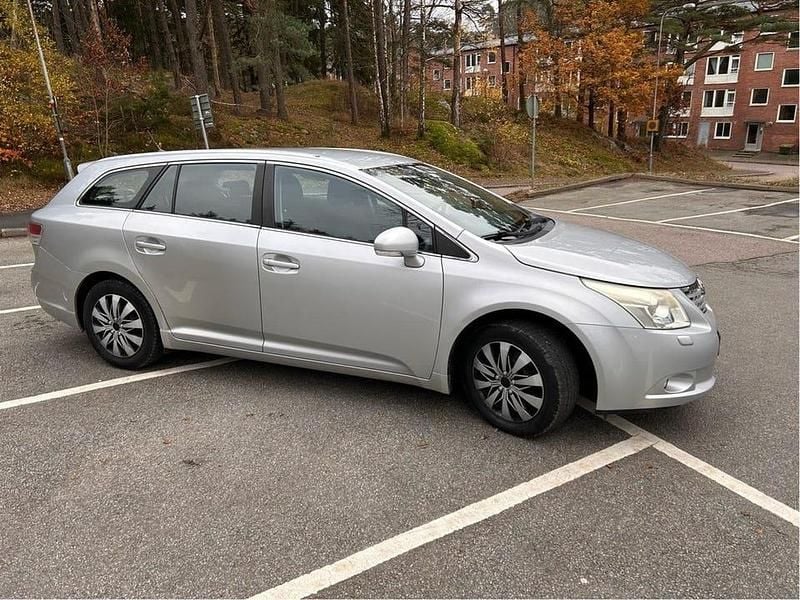 Begagnad Toyota Avensis 152 HK (111 kW) 2010 Kombi