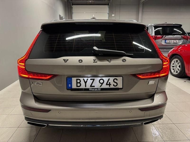 Begagnad Volvo V60 Inscription 340 HK (250 kW) 2021 Grå Kombi